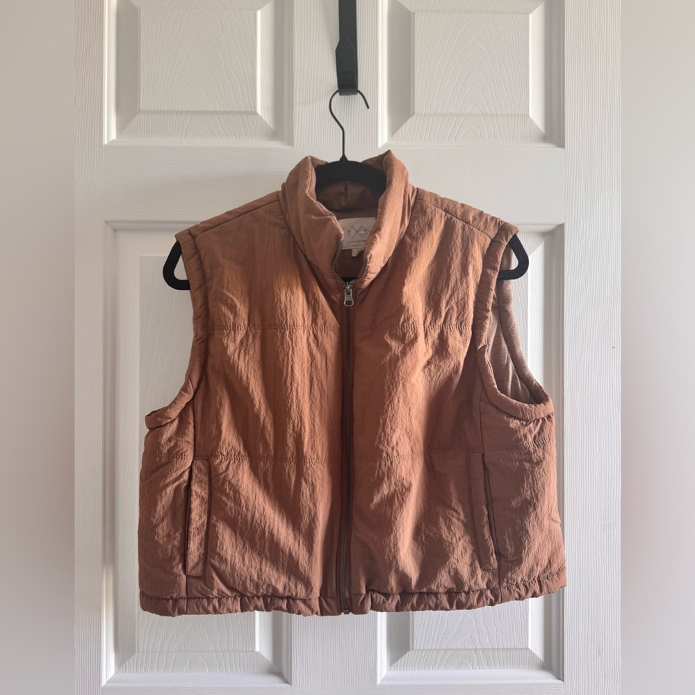 Cropped Puffer Vest, Brown (Large)